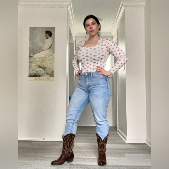 Meet your Posher, Haley - Picture 2 of 6